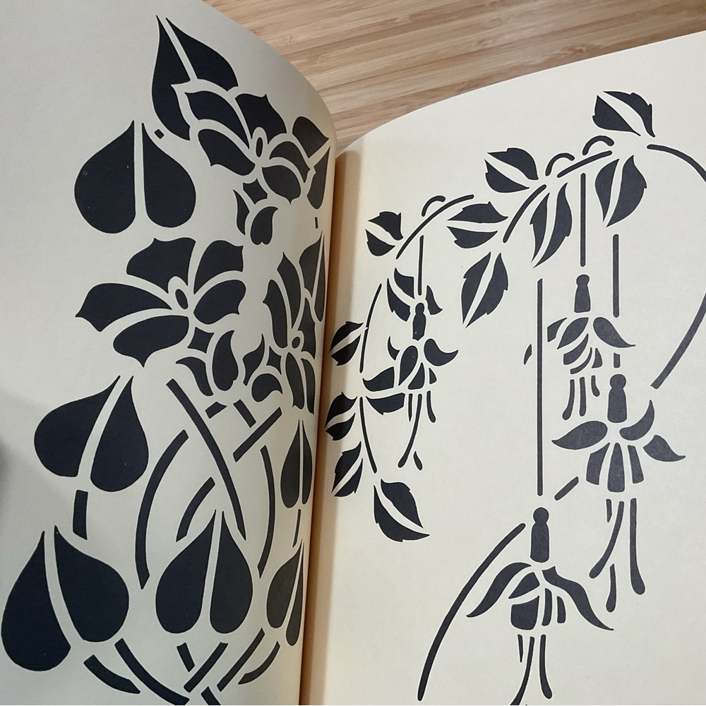 Floral Cut and Use Stencils by Ed Sibbett, Jr. - Picture 5 of 10